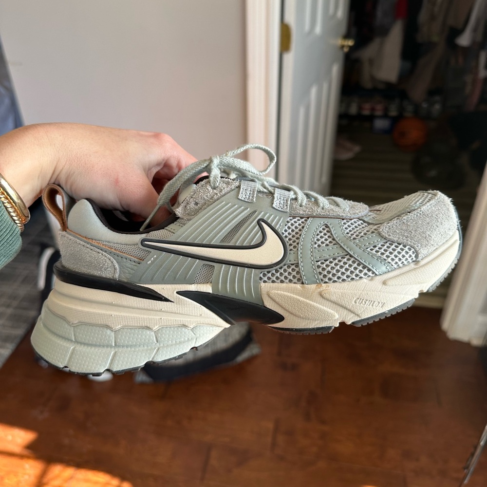 Women’s Nike V2K Run